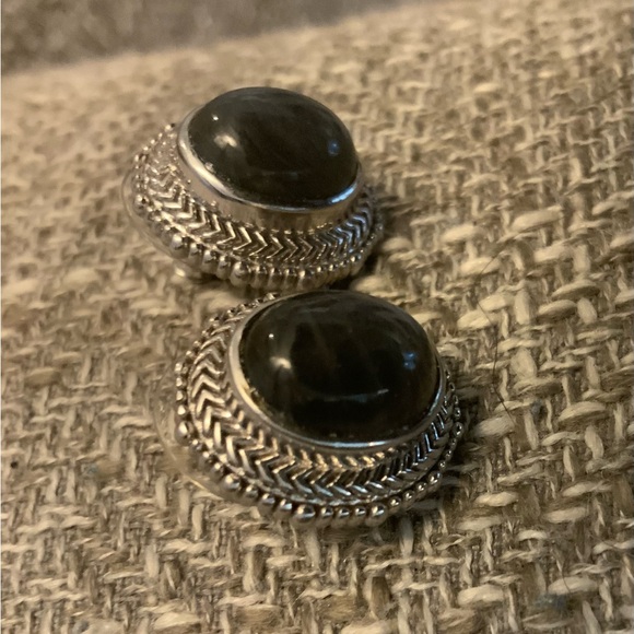 Malagasy Labradorite Solitaire Stud Earrings. NWT - Picture 3 of 5